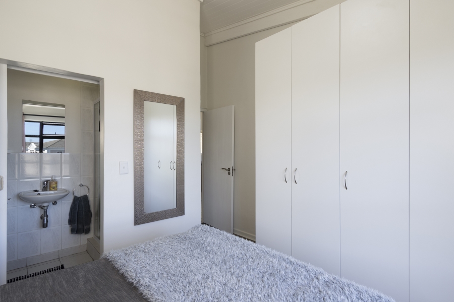 2 Bedroom Property for Sale in Mall Interchange Western Cape